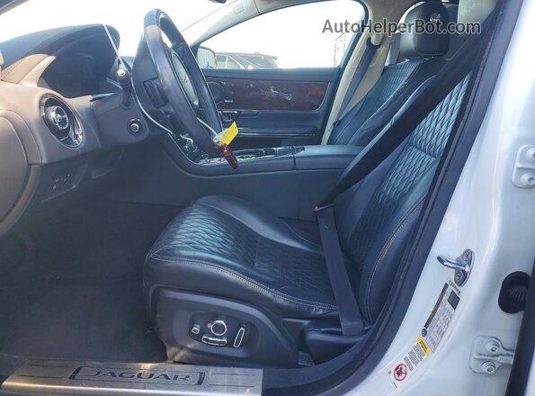 SAJWA2G71G8W01565 2016 JAGUAR XJL Белый Вид салона спереди