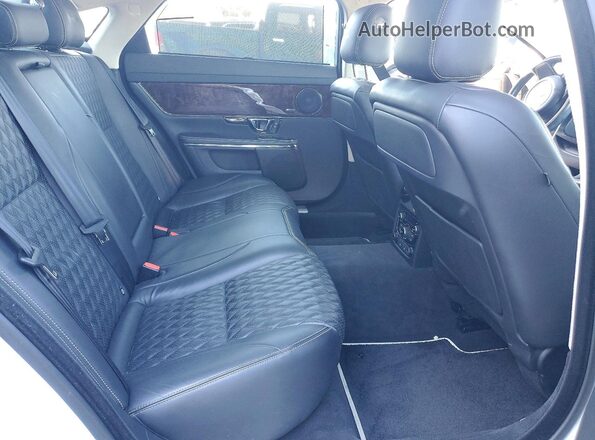 SAJWA2G71G8W01565 2016 JAGUAR XJL Белый Вид задних сидений