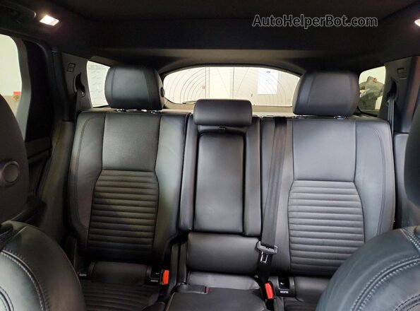 SALCT2BG0GH586522 2016 LAND ROVER DISCOVERY Red Widok tylnych siedzeń