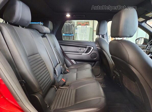 SALCT2BG0GH586522 2016 LAND ROVER DISCOVERY Red Widok wnętrza z tyłu