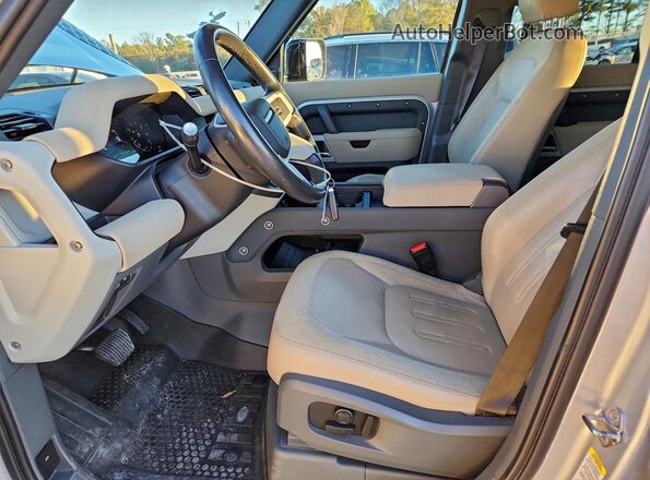 SALE17EU2L2014507 2020 LAND ROVER DEFENDER Silver Widok wnętrza z przodu