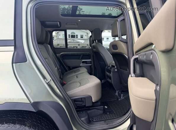 SALE1EEU2L2021249 2020 LAND ROVER DEFENDER Зеленый Вид салона спереди