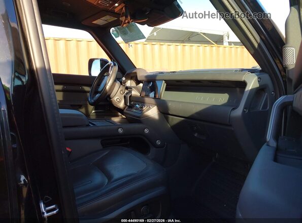 SALE27RU5M2040706 2021 LAND ROVER DEFENDER Черный Вид салона спереди