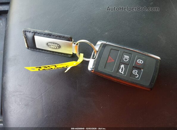 SALE37RU4M2044016 2021 LAND ROVER DEFENDER Серебряный Вид панели приборов