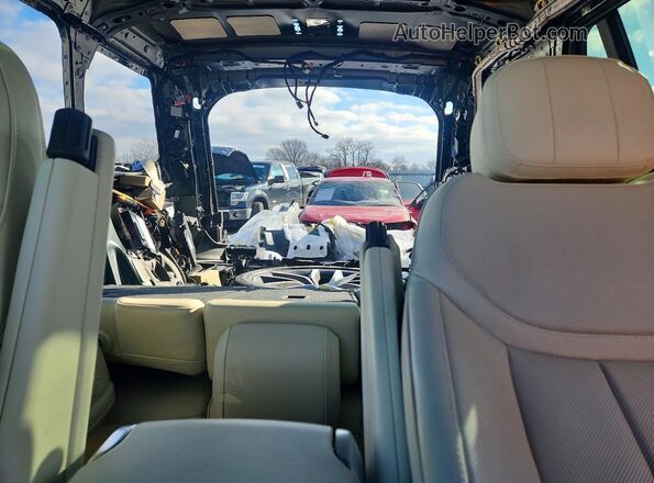SALKP9E95RA201232 2024 LAND ROVER RANGE Green Rear seats view