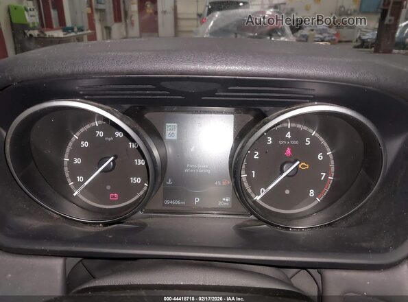 SALRHBBV0HA026231 2017 LAND ROVER DISCOVERY Maroon Widok tylnych siedzeń