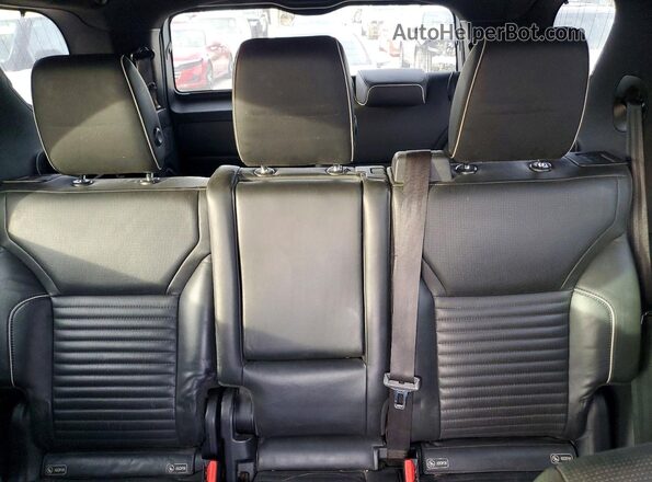 SALRR2RK9JA054981 2018 LAND ROVER DISCOVERY Gray Widok wnętrza z tyłu