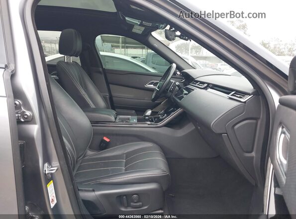 SALYJ2EX8MA317602 2021 LAND ROVER RANGE ROVER VELAR Silver Front interior view