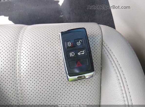 SALYT2EX6PA357675 2023 LAND ROVER RANGE ROVER VELAR White Widok deski rozdzielczej