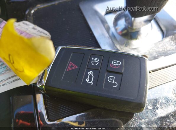 SALZW2GX7PH211091 2023 LAND ROVER RANGE ROVER EVOQUE Серый Вид панели приборов