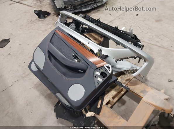 SCBCG2ZG0PC005019 2023 BENTLEY OTHER Gray Vista del cuadro de instrumentos
