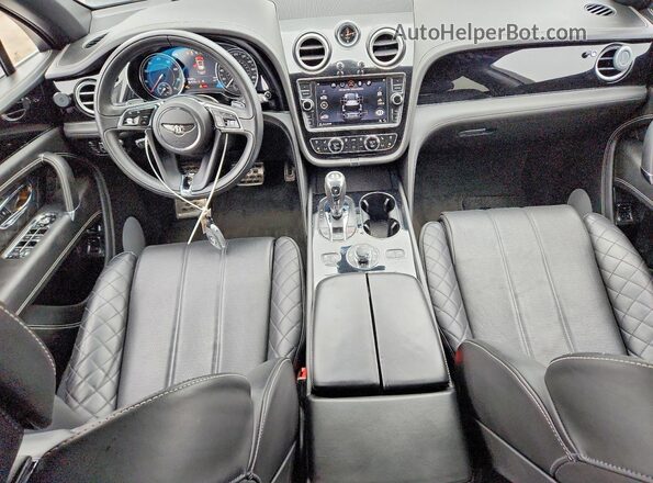 SJAAC2ZV6JC017957 2018 BENTLEY BENTAYGA Black Widok deski rozdzielczej
