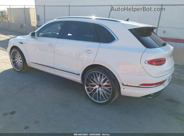 SJAAM2ZV6MC035120 2021 BENTLEY BENTAYGA Белый Задняя левая четверть