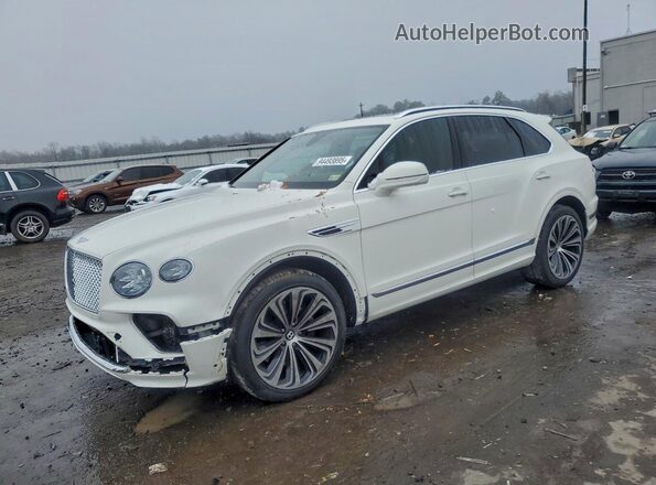 SJAAM2ZV8MC033708 2021 BENTLEY BENTAYGA Белый Передняя левая четверть
