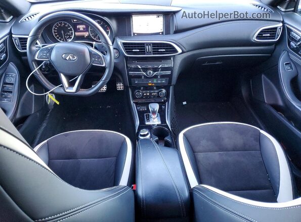 SJKCH5CP0JA003632 2018 INFINITI QX30 Синий Вид панели приборов