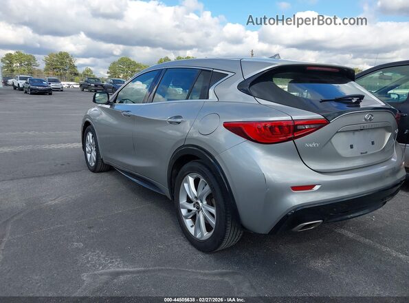 SJKCH5CP3JA053151 2018 INFINITI QX30 Серебряный Задняя левая четверть