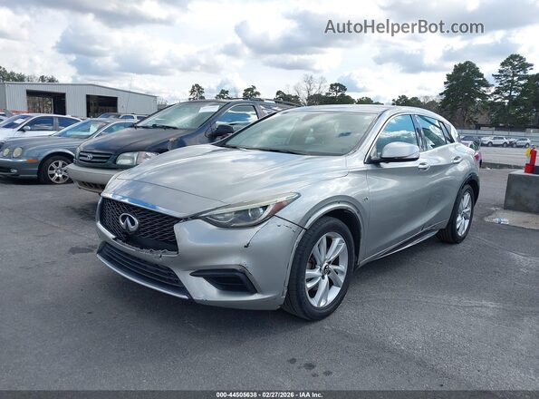 SJKCH5CP3JA053151 2018 INFINITI QX30 Серебряный Передняя левая четверть