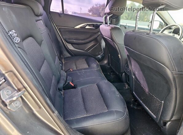 SJKCH5CP8KA011155 2019 INFINITI QX30 Серебряный Вид задних сидений