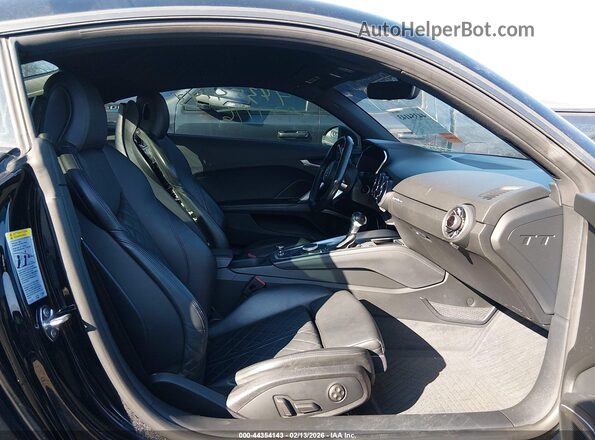 TRUC5AFVXG1020354 2016 AUDI TT Черный Вид салона спереди