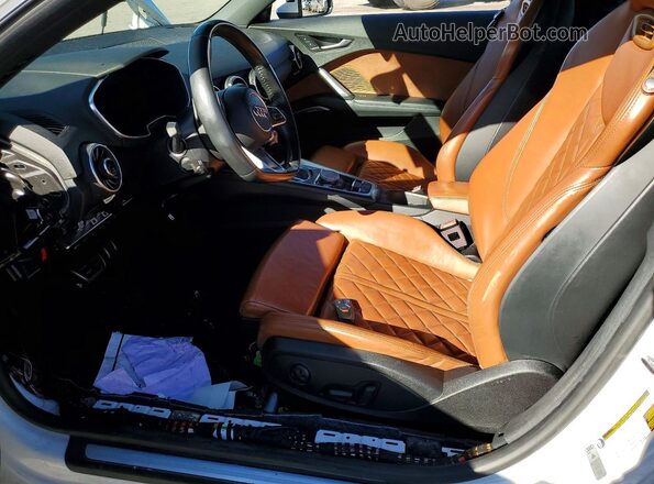 TRUT5CFV1J1007060 2018 AUDI TT White Front interior view