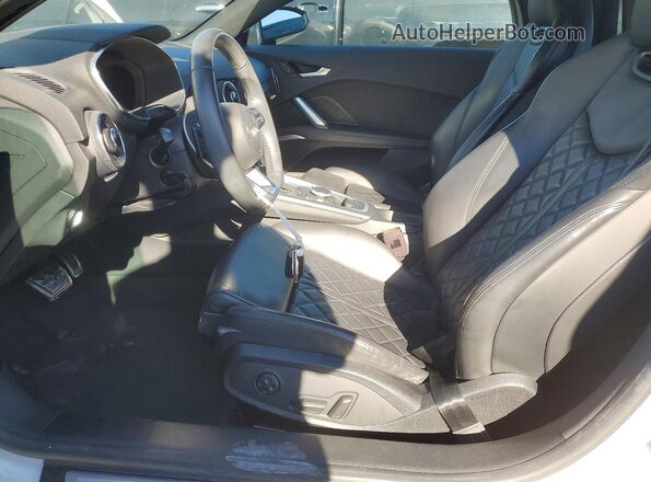 TRUTECFV1L1002136 2020 AUDI TT White Вид салону спереду