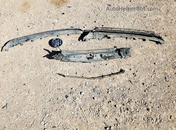 W04GL6SX9J1124034 2018 BUICK REGAL Серебряный Вид подкапотного пространства