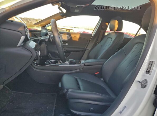 W1K3G4EB1NJ337794 2022 MERCEDES-BENZ A Белый Вид салона спереди
