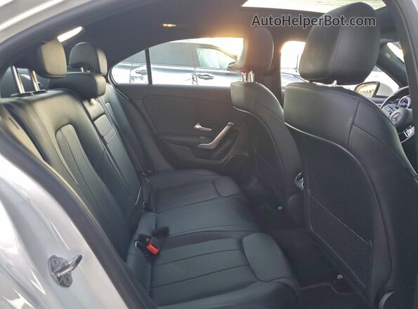 W1K3G4EB1NJ337794 2022 MERCEDES-BENZ A Белый Вид задних сидений