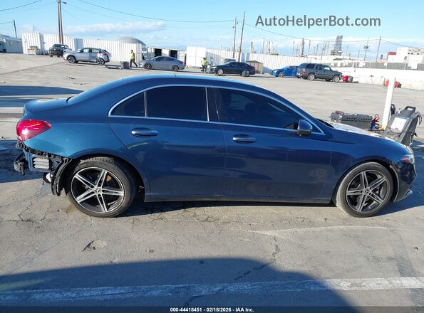 W1K3G4EB2MJ255040 2021 MERCEDES-BENZ A 220 Dark Blue Widok wnętrza 360 stopni