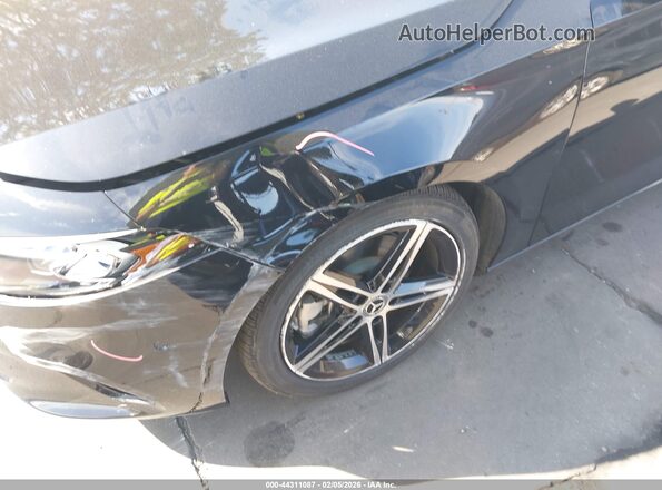 W1K3G4EB2NJ377771 2022 MERCEDES-BENZ A 220 Black Widok z przodu