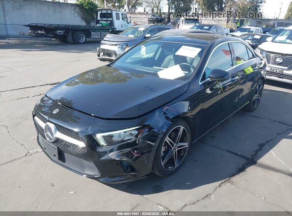 W1K3G4EB2NJ377771 2022 MERCEDES-BENZ A 220 Black Przód lewy