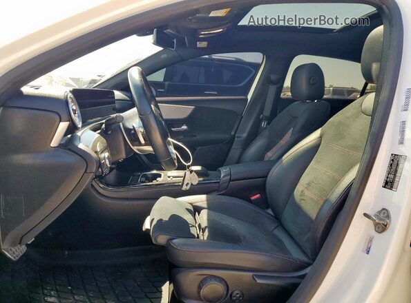 W1K3G4EB5NJ357384 2022 MERCEDES-BENZ A Белый Вид салона спереди