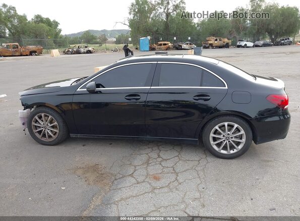 W1K3G4EB6MJ265599 2021 MERCEDES-BENZ A 220 Черный Панорамный вид салона 360°