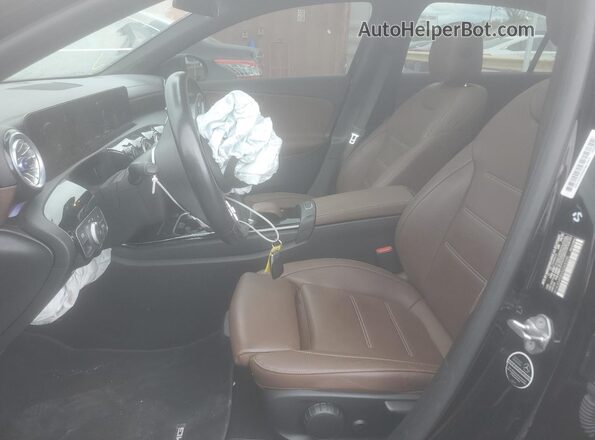 W1K3G4EB6NJ364330 2022 MERCEDES-BENZ A Черный Вид салона спереди