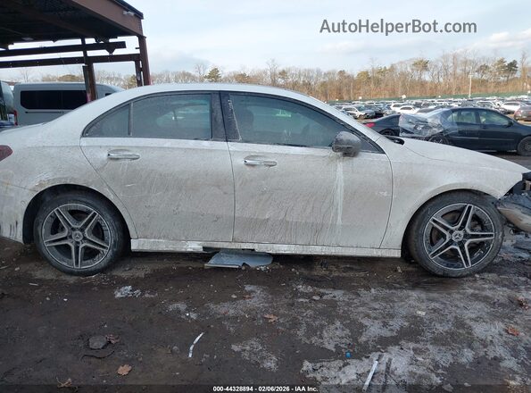 W1K3G4FBXNJ341597 2022 MERCEDES-BENZ A 220 Белый Панорамный вид салона 360°