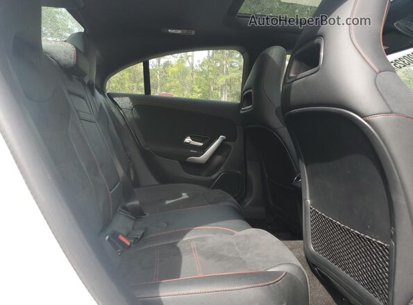 W1K5J4HB7NN299843 2022 MERCEDES-BENZ CLA-CLASS Белый Вид задних сидений