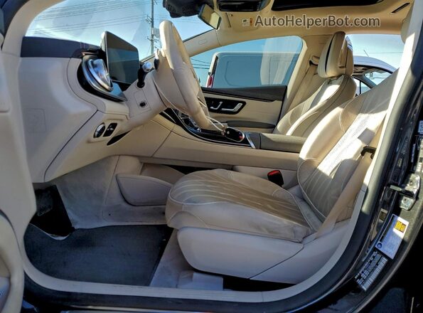 W1KCG2DB6NA012578 2022 MERCEDES-BENZ EQS Черный Вид салона спереди