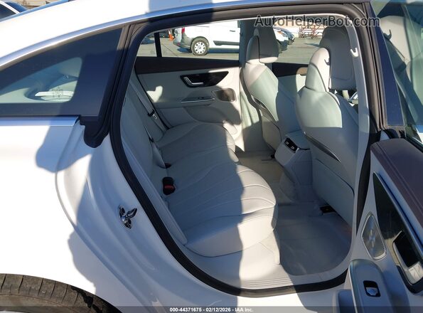 W1KEG2BB0RF061599 2024 MERCEDES-BENZ EQE 350+ White Вид наклейки з VIN-кодом