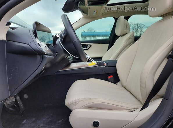 W1KLF4HB9SA093614 2025 MERCEDES-BENZ E Черный Вид салона спереди