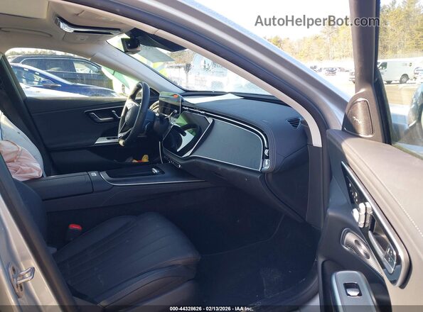 W1KLF4HB9SA146294 2025 MERCEDES-BENZ E-CLASS Silver Vista interior delantera