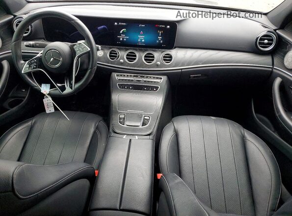 W1KZF8DB0NB089005 2022 MERCEDES-BENZ E Черный Вид панели приборов