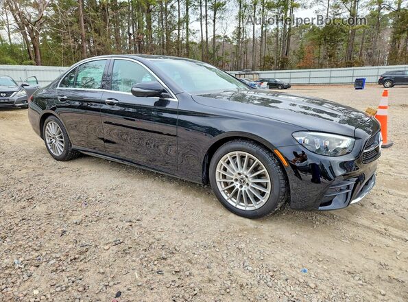 W1KZF8DB8PB135098 2023 MERCEDES-BENZ E Черный Передняя правая четверть