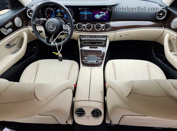 W1KZF8DB8PB135098 2023 MERCEDES-BENZ E Черный Вид панели приборов