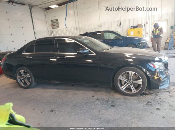 W1KZF8EB6LA802510 2020 MERCEDES-BENZ E-CLASS Black Widok wnętrza z tyłu