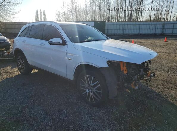 W1N0G5DB8LF780389 2020 MERCEDES-BENZ GLC-CLASS Белый Передняя правая четверть