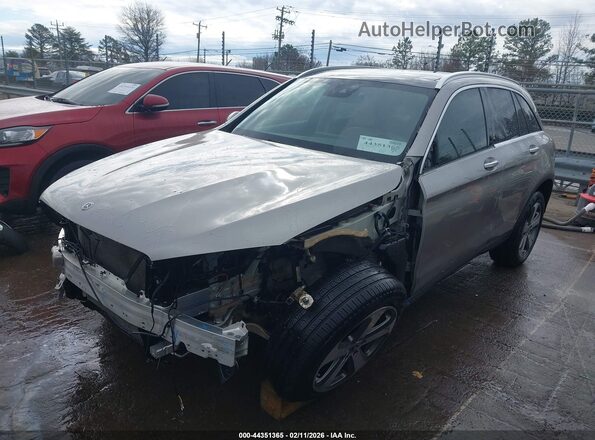 W1N0G8EB0MV319369 2021 MERCEDES-BENZ GLC 300 Серебряный Передняя левая четверть