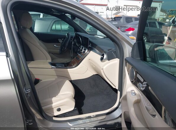 W1N0G8EB0MV319369 2021 MERCEDES-BENZ GLC 300 Серебряный Вид салона спереди