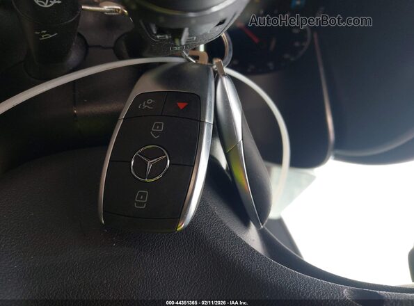 W1N0G8EB0MV319369 2021 MERCEDES-BENZ GLC 300 Серебряный Вид панели приборов