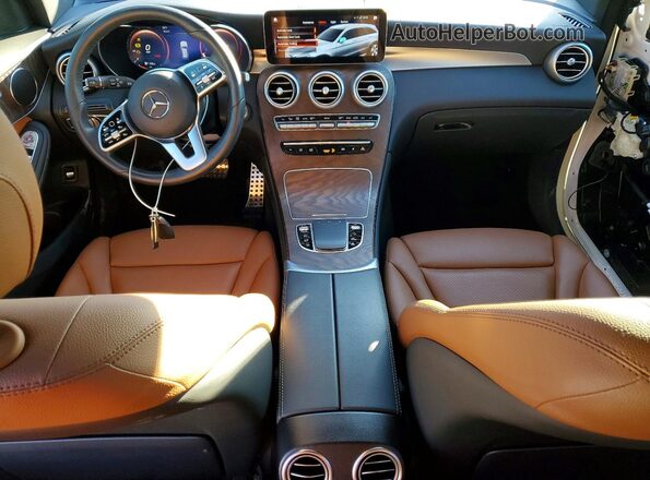 W1N0G8EB8MF999547 2021 MERCEDES-BENZ GLC-CLASS Белый Вид панели приборов