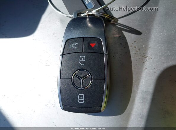 W1N0J8EBXLF848645 2020 MERCEDES-BENZ GLC 300 COUPE Красный Вид панели приборов